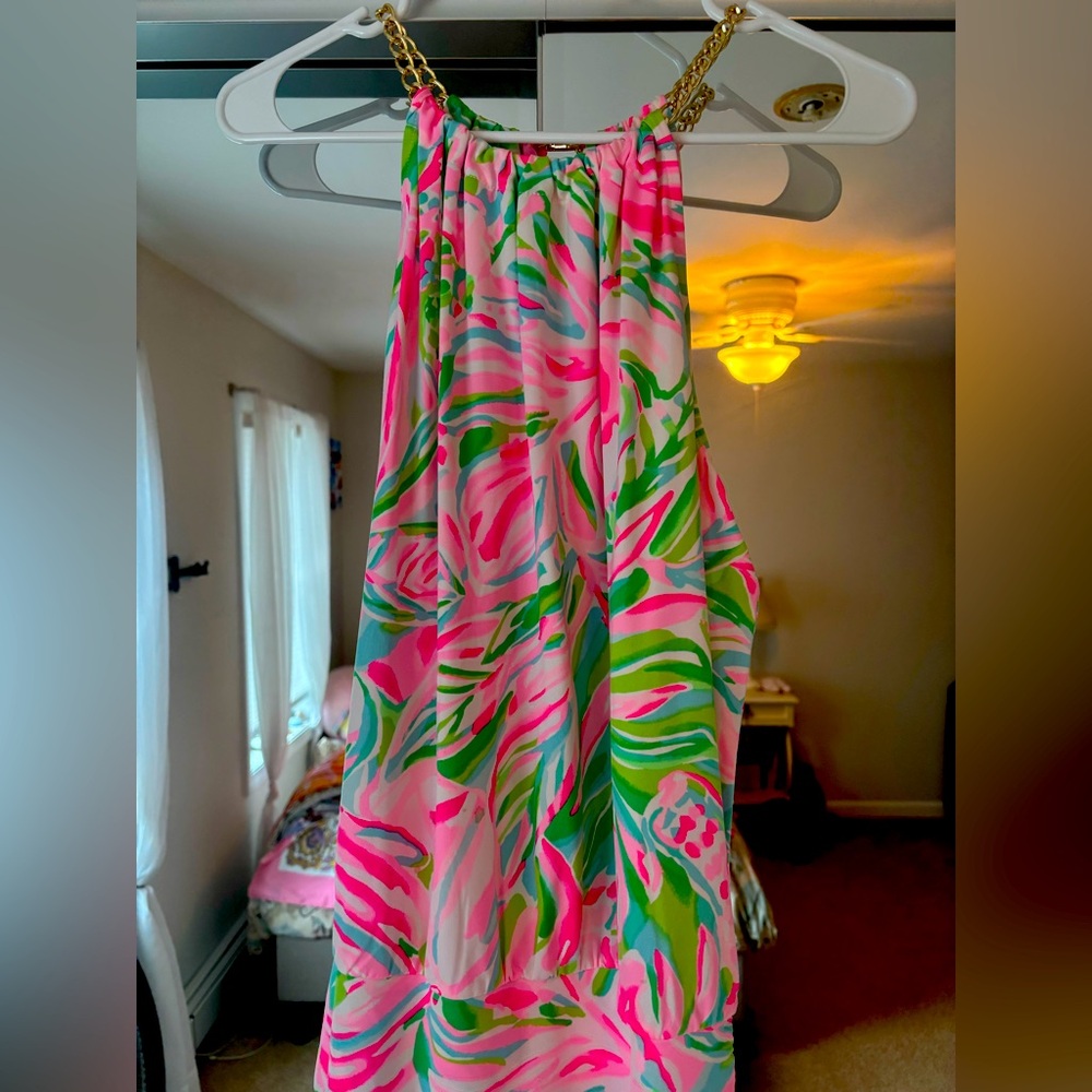 Lilly Pulitzer sleeveless blouse with gold chain accenting